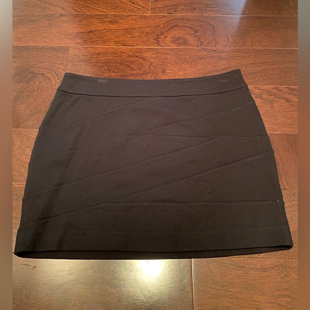 Express NWT Black skirt